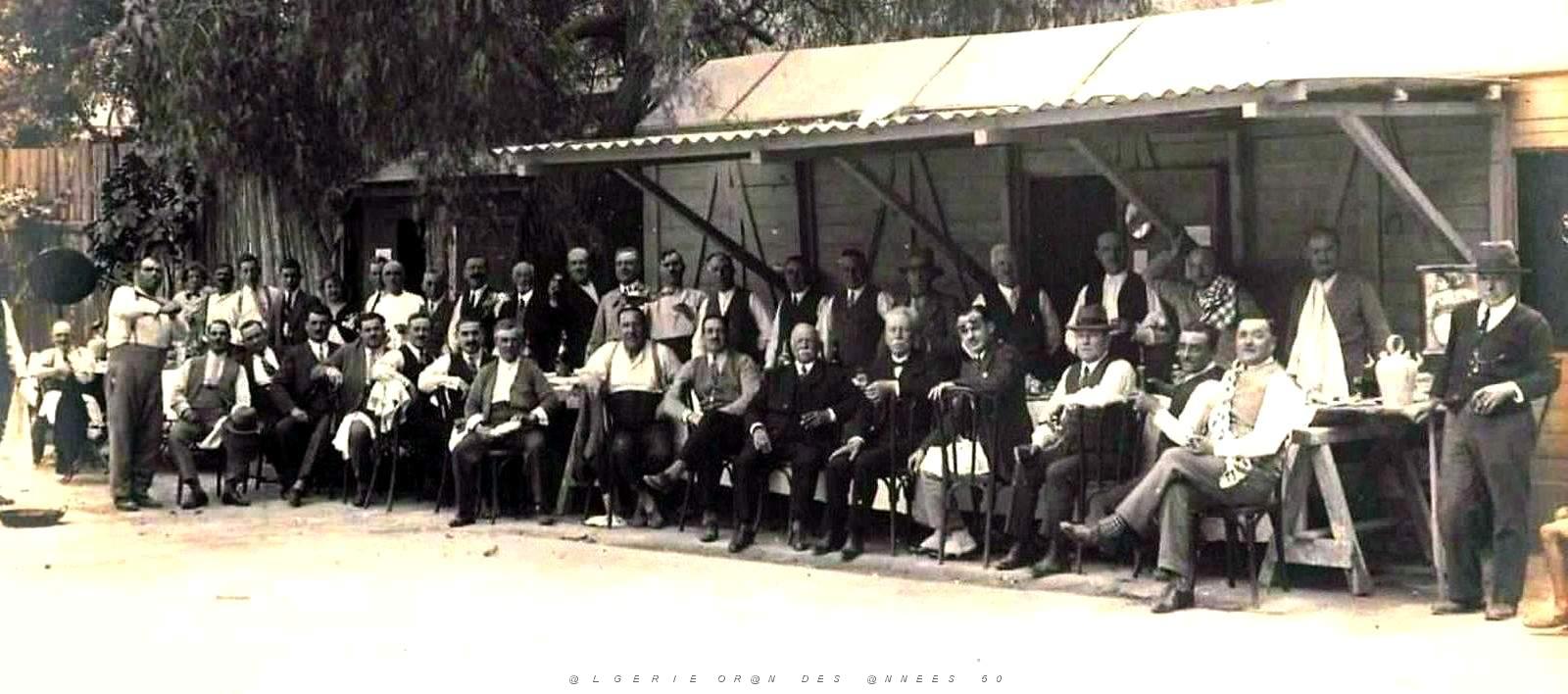 1867- Oran - Banquet2 chez les Boulistes.jpg
